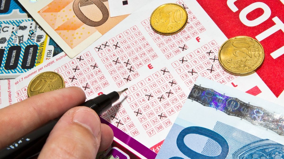 Slovák vyhrál v loterii 101 milionů korun